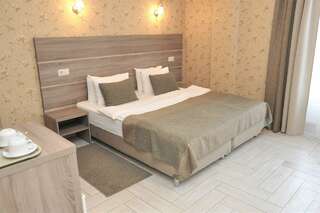 Гостиница Тавр Ялта Двухместный номер с 1 кроватью или 2 отдельными кроватями-7