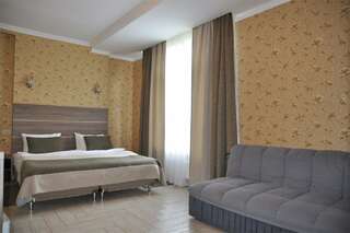 Гостиница Тавр Ялта Комфорт с диваном-11