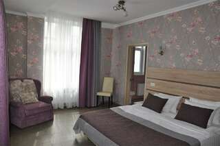 Гостиница Тавр Ялта Комфорт с диваном-7