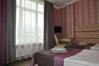Гостиница Тавр Ялта Стандартный семейный номер-9