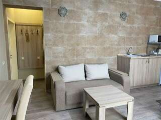 Гостиница Тавр Ялта Номер-студия с диваном-кроватью-6