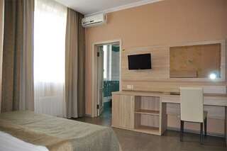 Гостиница Тавр Ялта Двухместный номер с 1 кроватью или 2 отдельными кроватями-11