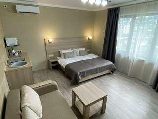 Гостиница Тавр Ялта Номер-студия с диваном-кроватью-2