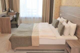 Гостиница Тавр Ялта Двухместный номер с 1 кроватью или 2 отдельными кроватями-8