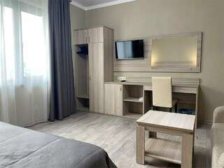 Гостиница Тавр Ялта Номер-студия с диваном-кроватью-3