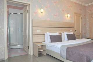 Гостиница Тавр Ялта Комфорт с диваном-15