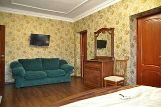 Гостиница Тавр Ялта Апартаменты с 3 спальнями-3