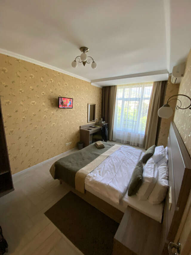 Гостиница Тавр Ялта-86