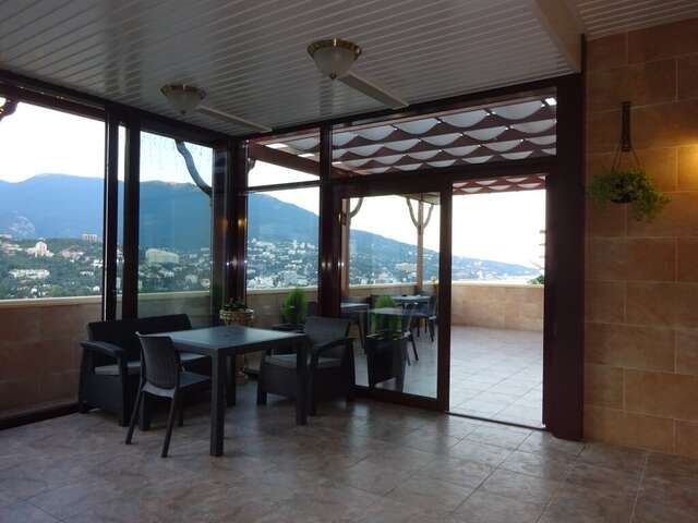 Гостиница Тавр Ялта-98